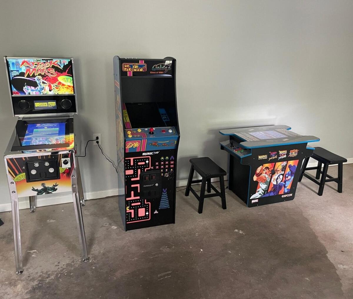 Cozy Home With Arcade, Ping Pong & Fenced Backyard Лорънсвил Екстериор снимка